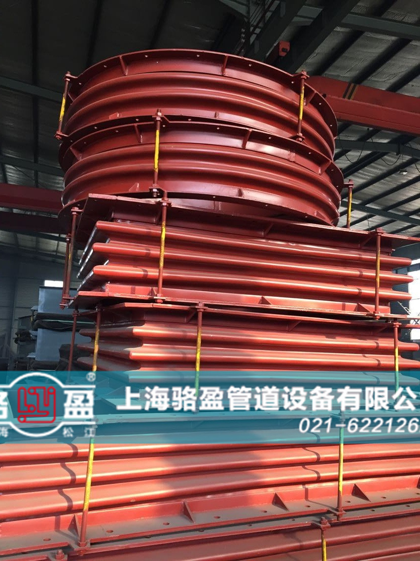 多種型號的非金屬<a href=http://duldull.com target=_blank class=infotextkey>補償器</a>發(fā)貨現(xiàn)場